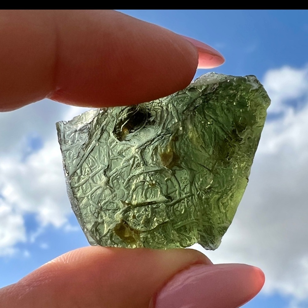 💚 Authentic Moldavite 9.64g Raw Czech Moldavite 💚